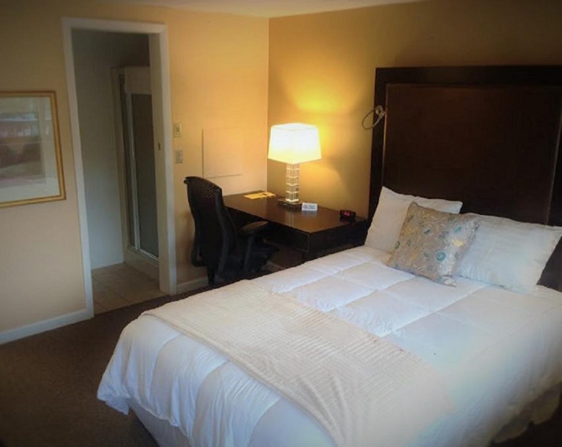 Honesdale Wayne Inn מראה חיצוני תמונה